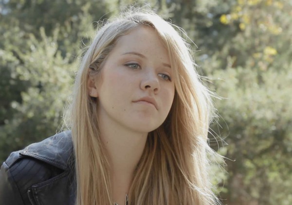 Bouncing sunlight with posterboard is very useful when shooting outdoors to fill in shadows on faces. We lit Haidyn Harvey with this technique in Millenials (dir. Louis Alexandre).